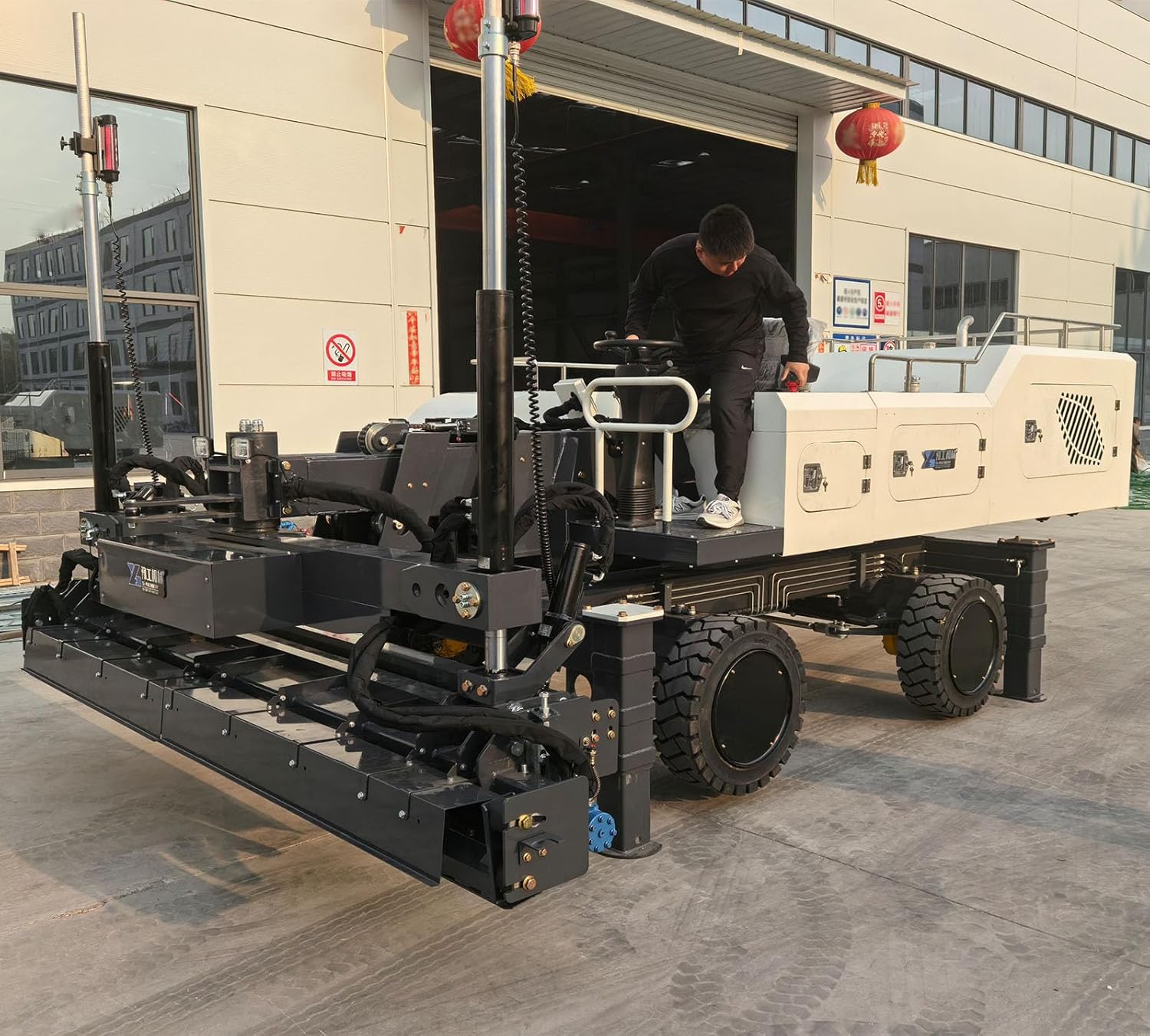 concrete screed machine review,should I buy concrete screed machine,concrete screed machine pros cons,self-propelled concrete screed vs walk behind,best concrete leveling machine for warehouse,concrete screed machine worth buying - detailed features and technical specifications