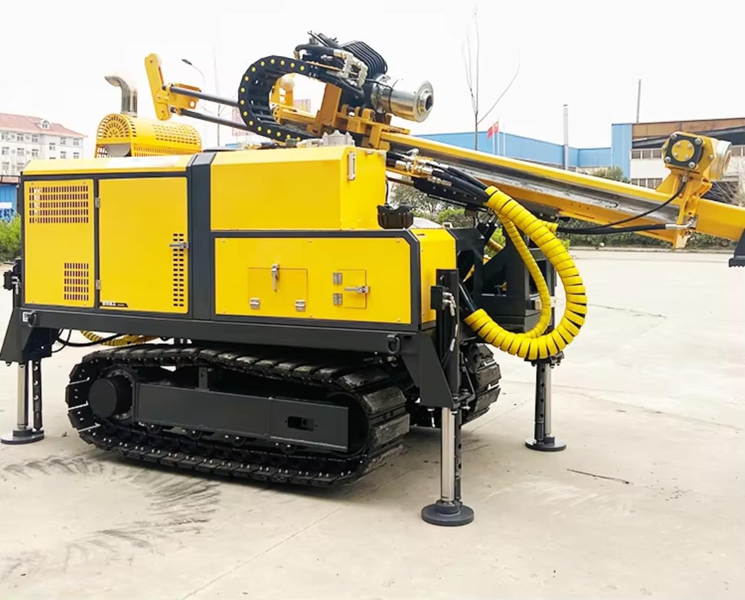 hydraulic water well drilling machine,water borehole drilling machine,portable drilling rig for groundwater,hydraulic rotary drill for farms,should I buy a water well drill,affordable borehole drilling equipment performance testing and real-world results