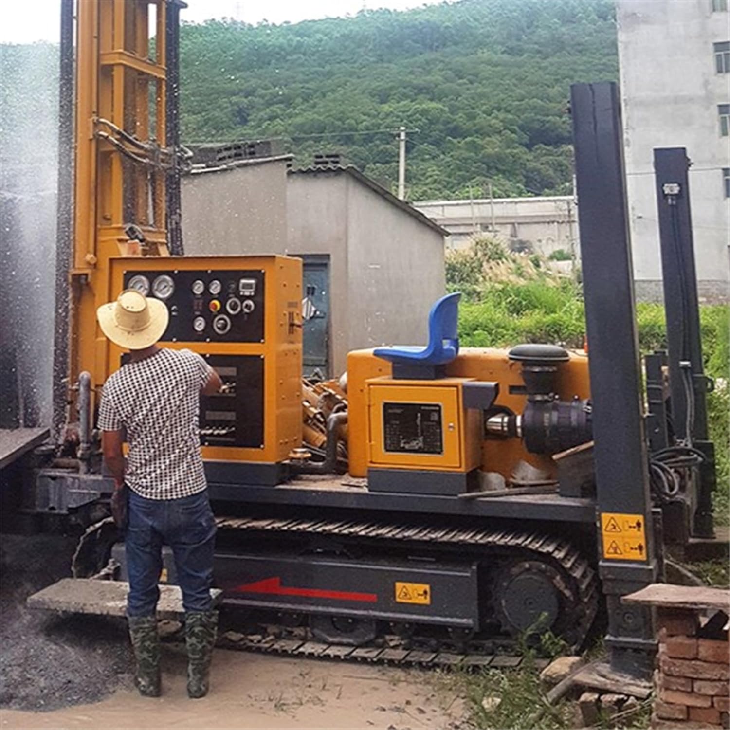 custom truck mounted water well drilling rig,best truck mounted drilling rig,truck mounted drilling rig pros cons,should i buy a truck mounted water well drill,truck mounted rig for groundwater drilling,configurable borehole drilling machine performance testing and real-world results